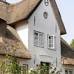 Altes Schulmeisterhaus 1 * Oevenum