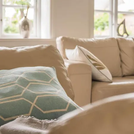 Altes Schulmeisterhaus 1