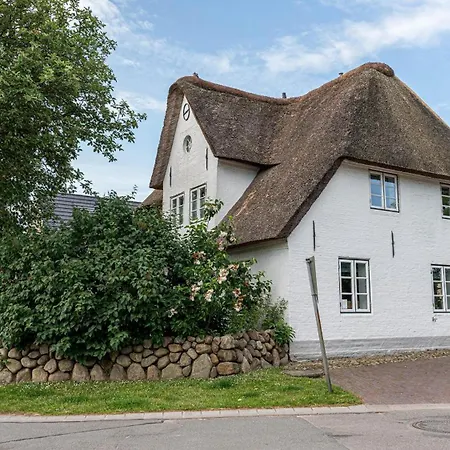 Altes Schulmeisterhaus 1