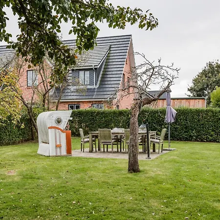 Altes Schulmeisterhaus 1 *