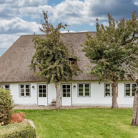 Altes Schulmeisterhaus 1